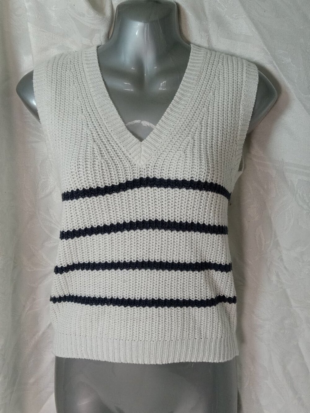 Design Lab Sweater Vest Womens XS Knit Fall White Stripe Preppy Tennis Prep